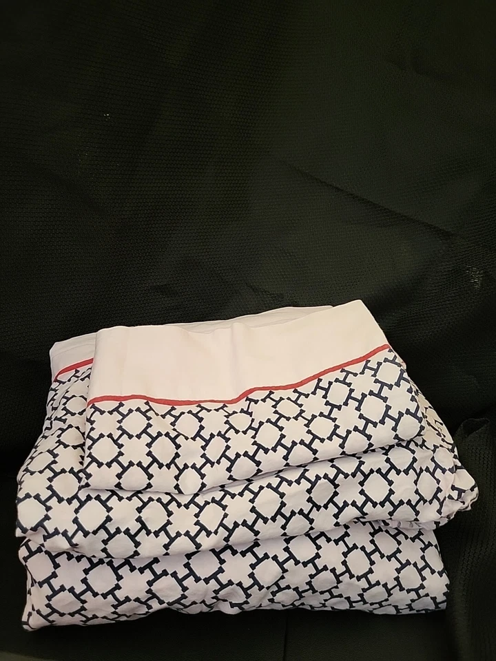 Juego de sábanas Tommy Hilfiger tamaño doble luz Pi K con iniciales de logotipo y rayas rojas Foto 1 de 4