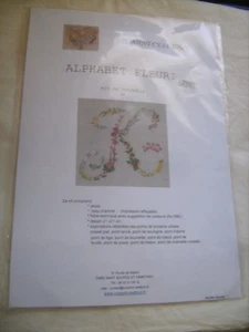 Kit broderie Alphabet fleuri "K" de marque Un Point C'est Tout 21 X 21 cm neuf - Picture 1 of 1