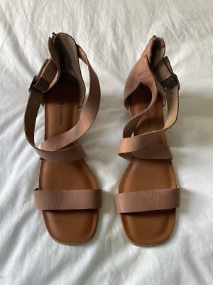 Sandalias de tacón de cuña de cuero tostado Lucky Brand talla 9,5 de EE. UU. Foto 1 de 4