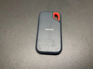 SanDisk 500 GB Extreme SSD esterno portatile USB-C SDSSDE60-500G-G25 - Foto 1 di 3