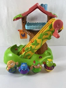 VINTAGE 2004 PLAYSKOOL WEEBLES WOBBLE MUSIKALISCHES BAUMHAUS MIT 4 FIGUREN GETESTET FUNKTIONIERT - Bild 1 von 6