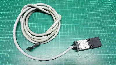 INTERRUPTOR DE SEGURIDAD TEL TOKYO ELECTRON IDEC HS6B-02 3D86-051015-V1 Foto 1 de 4