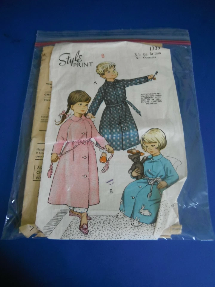 Vestido de vestir estilo vintage para niños patrón de costura 1339 Foto 1 de 1