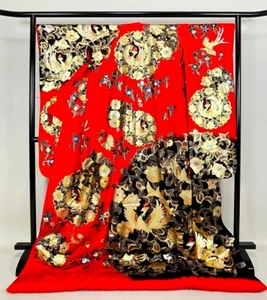 Kimono japonés, UCHIKAKE, bata de boda, pájaros míticos, signo de artista, L6'... 4039 - Imagen 1 de 9