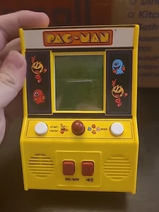 Bandai Namco Classic Play Pac-Man Retro Mini Arcade Electronic Handheld (Tested) - Picture 1 of 5