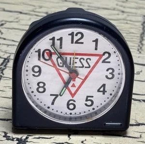 Vintage Guess Products kleiner Schlafzimmer Wecker Leuchtzeiger seltene Requisite - Bild 1 von 7