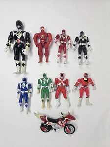 Vintage 1990er Power Rangers Bandai Action Figuren Konvolut - 8 Figuren + Motorrad - Bild 1 von 8