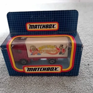 Matchbox 1-75 Series Boxed - MB62 Volvo Container Truck - Red "Big Top Circus" - Picture 1 of 1
