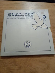 £2 GUERNSEY 1985 BRILLANTE SIN CIRCULAR 2 libras aniversario de liberación corona - Imagen 1 de 9