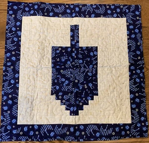 Hand Made Decorative Hanukkah Quilt Dreidel Blue White Gold 261/2” X 261/2” New - Picture 1 of 3