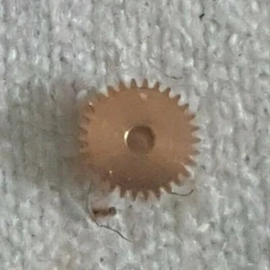 Piaget Caliber 8P2 Part Number 31.046-A3 (Hour Wheel, Height 0.75mm) - Picture 1 of 3
