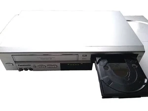 Panasonic Omni￼Vision 4 Head Hi Fi Stereo VHS VCR/DVD Player Combo PV-D4744s A - Picture 1 of 3