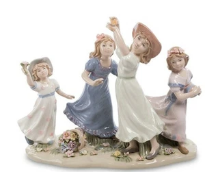 Pavone Figurine porcelain Girls Girlfriends on a walk Statue Sculpture 10" ITALY - Picture 1 of 3