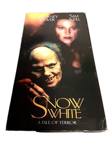 Snow White: A Tale of Terror (VHS, 1997) - Imagen 1 de 6