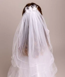 Girls' White Floral and Pearl Embellished Tulle Veil for Weddings and Communion - Picture 1 of 4
