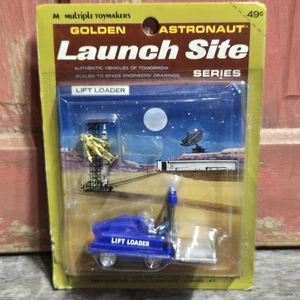 Giocattolo VINTAGE anni 70 Golden Astronaut sito di lancio sollevatore veicolo NOS completo - Foto 1 di 16