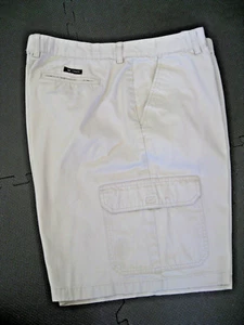 Men’s "CHAPS" Cargo Shorts Size 42w Off White Excellent Condition - Bild 1 von 7