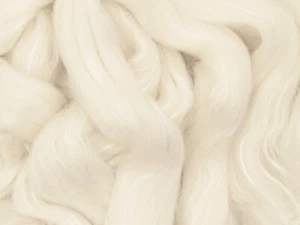 1 kg  Bluefaced Leicester (BFL) - wollweiß fein 26 mic im Band Kammzug - Bild 1 von 1