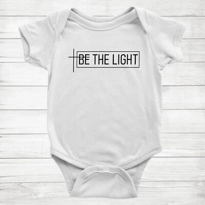 Macacão Be the Light Cross citações bíblicas Jesus fé bebê cristão macacão - Imagem 1 de 3