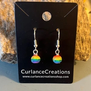 Rainbow Pride Perlen Ohrringe von CurlanceCreations - Bild 1 von 4