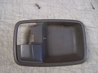 Isuzu Rodeo 1997 interior manija de puerta taza puerta panel moldura L3 derecha delantera o trasera Foto 1 de 2