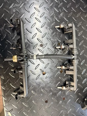 BMW S1000RR K67 COMBUSTIBLE GAS GASOLINA INYECTOR RIEL PRINCIPAL TUBO CON INYECTORES 20-25 *Leer Foto 1 de 4