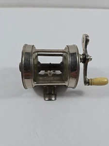 Dreiteilige Nr. 580 A.F. Meisselbach 80 Yard Vintage Metallguss Angelrolle - Bild 1 von 4