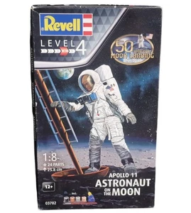 Space : Apollo 11 Astronaut on the moon model kit made by Revell in 2019 - Picture 1 of 8