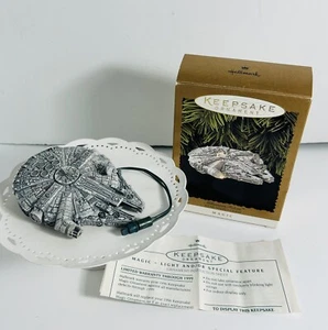 1996 STAR WARS MILLENIUM FALCON HALLMARK KEEPSAKE MAGIC ORNAMENT WITH LIGHT - Picture 1 of 6