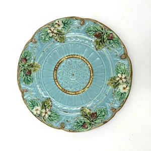 Piatto in maiolica blu con fragole firmato SARREGUEMINES Francia numero 7 - Foto 1 di 7
