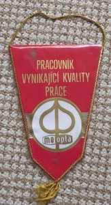 Meopta Camera Worker with Outstanding Quality Workmanship Award Pennant Flag - Picture 1 of 2