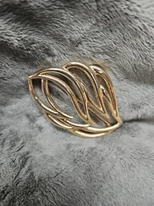 Spilla Spilla Turbinetti Foglie Vintage Firmata Monet Tono Oro - Foto 1 di 4
