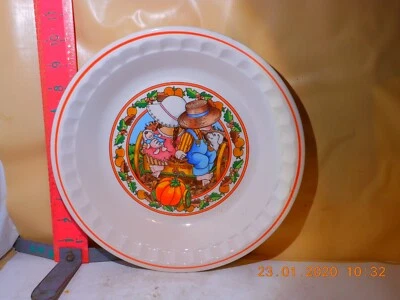 WATKINS SPICES WATKINS KIDS RECIPE PIE PLATE - AUTUMN GOLD PUMPKIN PIE FROM 1989 - Image 1 of 2