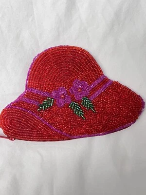 Cartera de cambio pequeña hecha a mano con sombrero rojo con cuentas Foto 1 de 4