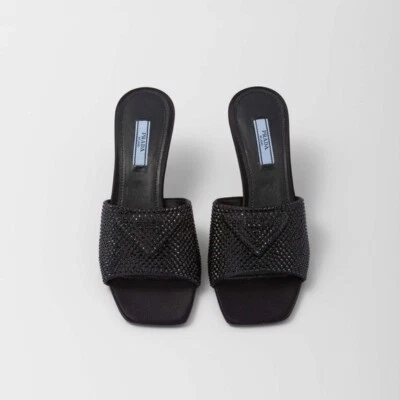 Sandalias deslizables de tacón de gatito con logotipo de cristal Prada usadas en excelente estado $1,350 37 Foto 1 de 4