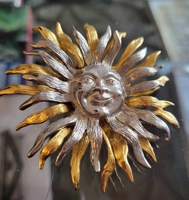VINTAGE JJ JONETTE SILVER/GOLDTONE SUN FACE BROOCH - Image 1 of 4