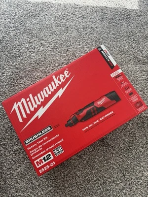 Milwaukee 2525-21 Rotary Tool Kit Foto 1 de 2