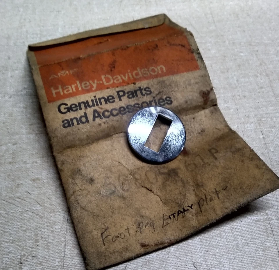 HARLEY DAVIDSON 50805-61P CLAVIJA EXTREMO TAPA PLACA SPRINT C H Foto 1 de 2