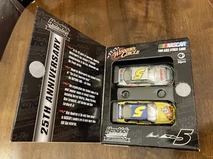 Mark Martin #5 Kellogg's Hendrick Motorsports 25th Anniversary Two Car Set 1:64 - Bild 1 von 3
