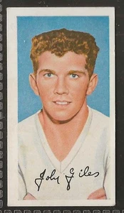 BARRATT-FAMOUS FOOTBALLERS-A14(1966)-#48- LEEDS - GILES - Picture 1 of 2