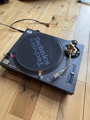 Technics SL-1210 MK2 Direct Drive Turntable LTD GLD Tone Arm Rare - Image 1 of 4