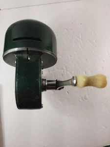 Vintage Shakespeare Spin Wondereel Fishing Reel No.1750 Model - Picture 1 of 5