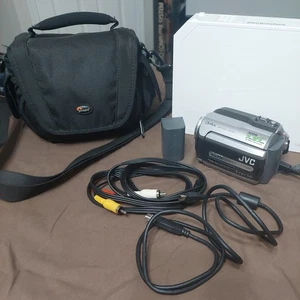 JVC Everio GZ-MG130U 30GB HHD Video Camcorder - Tested working - Picture 1 of 7