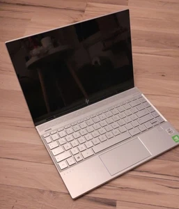 HP ENVY Notebook 13" Windows 11 kompatibel (momentan Windows 10 Home) - Bild 1 von 5