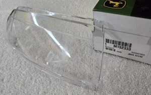 GENUINE JOHN DEERE X500 X520 X534 X540 LEFT SIDE HEADLAMP LENS M152333 - Picture 1 of 2