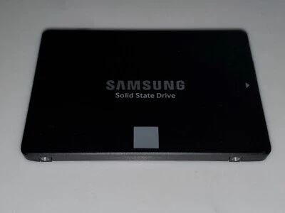 Samsung MZ-76E500 860 EVO SATA 6 Gb/s SATAIII V Nand Solid State Drive 500 GB - Image 1 of 4