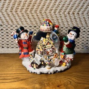 Globo de nieve Christopher Radko con base de muñecos de nieve trío “dulces de nieve espectaculares” de colección - Imagen 1 de 11