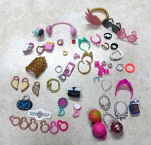 LOL SURPRISE DOLL ACCESSORI E CLIP ONS - LOTTO MISTO - Foto 1 di 13