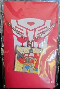 NUEVO Hasbro Transformers Optimus Prime 1.25” X 1.25” Cuadrado Collar colgante - Imagen 1 de 2