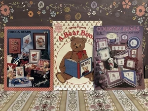 LOTE de 3 libros de colección Crabtree Country Bears patrón punto de cruz Hugga Bears - Imagen 1 de 10